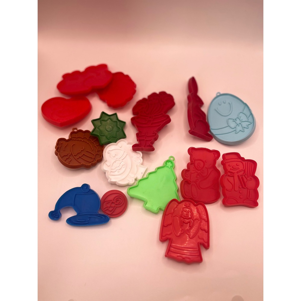 Vintage Hallmark Cookie Cutters Lot Holiday Christmas Easter Thanksgiving 15pc
